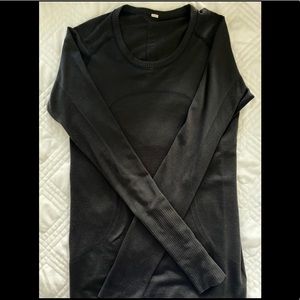 Black Lulu Swiftly Long Sleeve Sz. 6